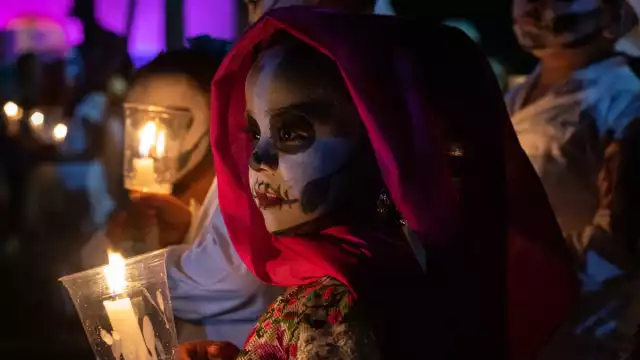 El Paseo de las Ánimas reúne a miles de personas en Mérida