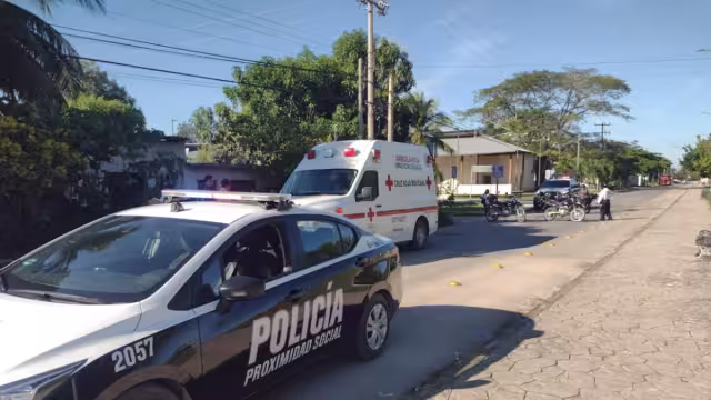 Después que le brindaron los primeros auxilios a la lesionada, paramédicos de la Cruz Roja determinaron que la jovencita no requería ser llevada a un hospital.