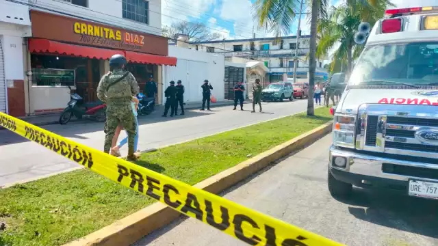 Las primeras versiones apuntan que fueron dos hombres a bordo de una moto