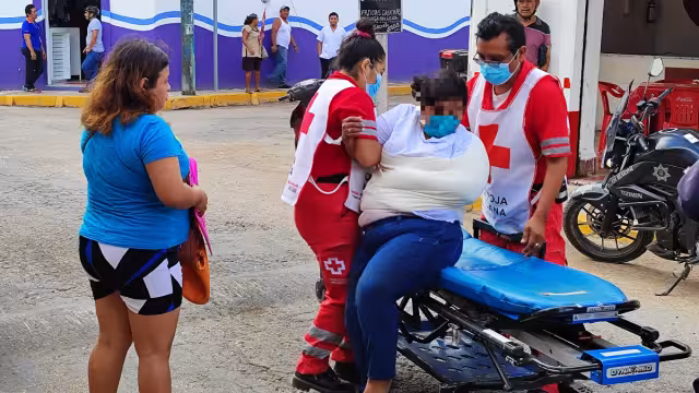 Sin embargo, derrapó y cayó sobre su costado derecho