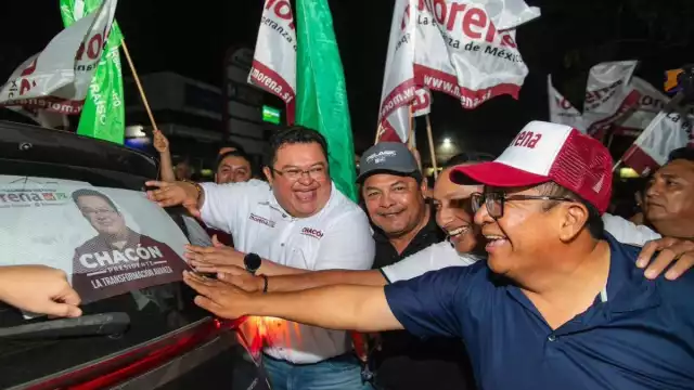 José Luis Chacón, candidato a alcalde por Sigamos Haciendo Historia en Cozumel