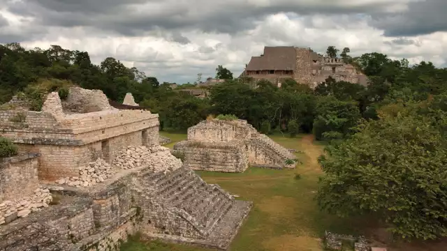 Ek’ Balam vistió las paredes de sus templos con serpientes y jaguares sagrados