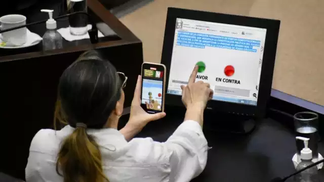 es un dictamen histórico, que abre canales institucionales para que las mujeres podamos formen parte de la vida pública