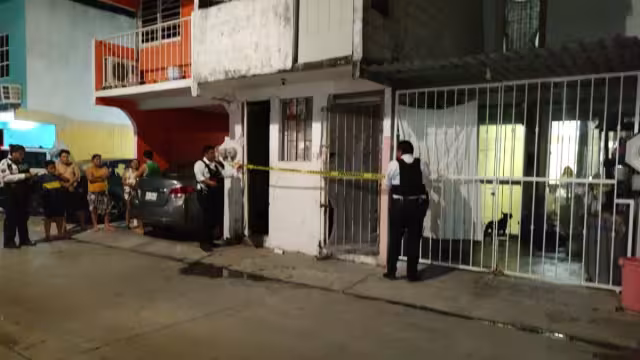 De acuerdo con los reportes de primeros auxilios, el joven ya llevaba horas sin vida cuando lo encontraron