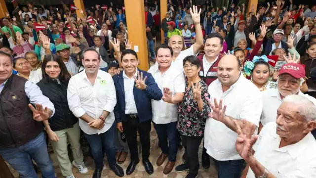 Durante su recorrido por el municipio, Huacho visitó el monumento a Nachi Cocom