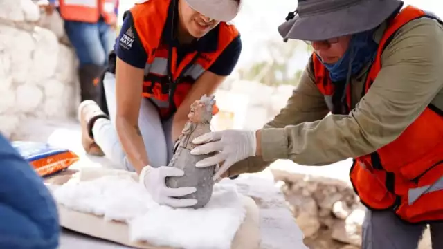 INAH reporta 33 entierros con ofrendas encontrados en el Tramo 7