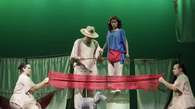 Afirmó, que muchos de los que no logran graduarse es porque encuentran una oportunidad laboral