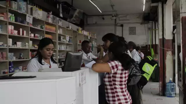 Mauricio Sauri indicó que la dosis contra el SARS-CoV-2 ya fue autorizada a empresas particulares para su comercialización