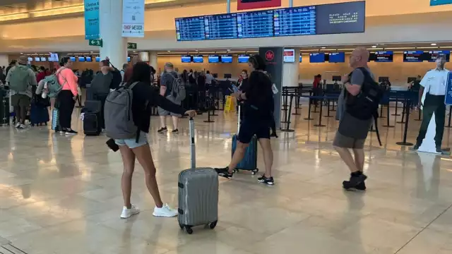 Las cancelaciones fueron hacia Bogotá y Chicago