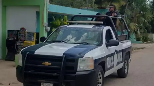 El maestro llevó a la policía hasta la casa del hombre para recuperar su teléfono
