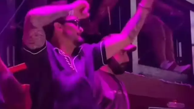 Los comediantes se mostraron muy animados y divertidos, bailando y cantando al ritmo de las canciones del lugar. 