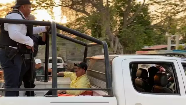 El hombre viajaba junto con su padre en el momento del ataque