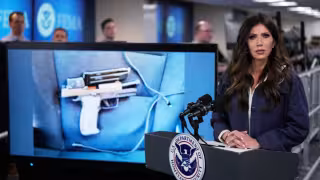 Presidente Trump respalda a Kristi Noem tras tiroteo en Minnesota y descarta su renuncia en Seguridad Nacional