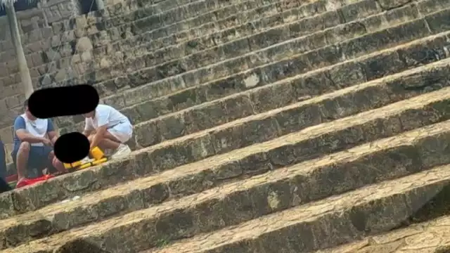 Turista sufre una aparatosa caída mientras descendía de una edificación maya de Ek Balam