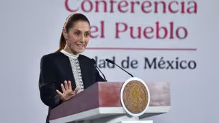Presidenta de México plantea proteger el agua pública y rechaza que incendios forestales faciliten cambios de uso de suelo