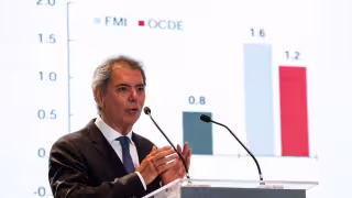 Hacienda busca convencer a S&P con acciones tras bajar perspectiva de México a negativa