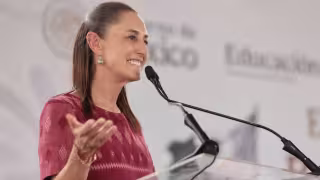 Presidenta Sheinbaum inició gira por Colima con entrega de apoyos, supervisión de obras y arranque de hospital del IMSS