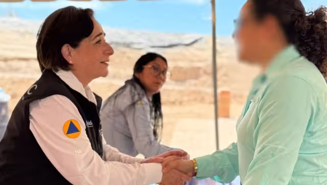 Laura Velázquez Alzúa, titular de la CNPC, sostuvo un encuentro con los familiares para informarles sobre los avances de las operaciones