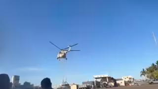 Helicóptero de Marina aterriza de emergencia en Mazatlán tras falla en pleno despegue: VIDEO