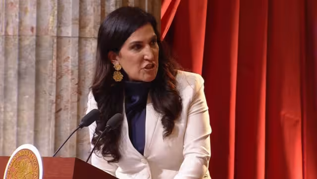 Kenia López Rabadán, presidenta de la Mesa Directiva de la Cámara de Diputados