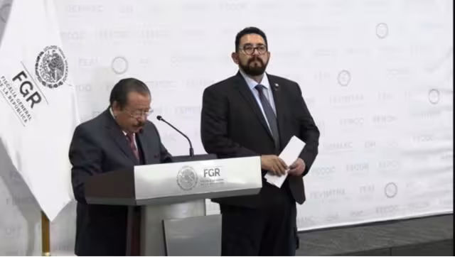 La FGR señaló que tras una primera revisión, no se encontraron elementos suficientes que justifiquen la urgencia de la detención del gobernador de Sinaloa y 9 funcionarios más