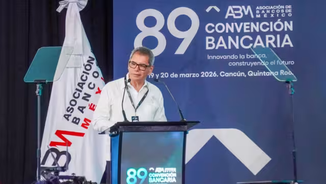 Edgar Amador Zamora, secretario de Hacienda