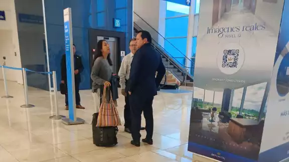 El gobernador Joaquín Díaz Mena auxilió a la mujer El gobernador Joaquín Díaz Mena auxilió a la mujer