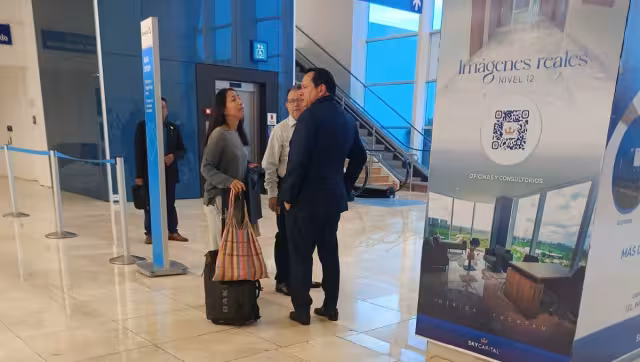 El gobernador Joaquín Díaz Mena auxilió a la mujer