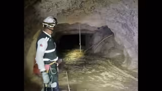 Rescatan al primer minero en Sinaloa tras más de 100 horas atrapado en la mina Santa Fe