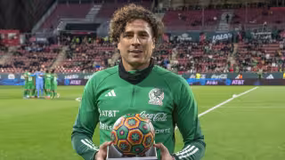 Guillermo Ochoa regresaría a la Selección Mexicana en marzo