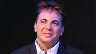 Cristian Castro presume su pase reglamentado a la UNAM en medio de la polémica por el examen
