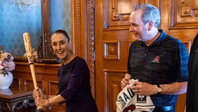 La presidenta resaltó que el béisbol es una disciplina que fomenta valores fundamentales como la constancia, la concentración y el trabajo en equipo