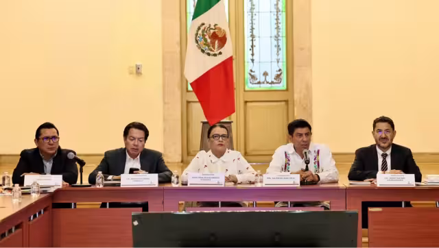 La reunión ocurre tras varios días de protestas de la CNTE en la Ciudad de México y en Oaxaca
