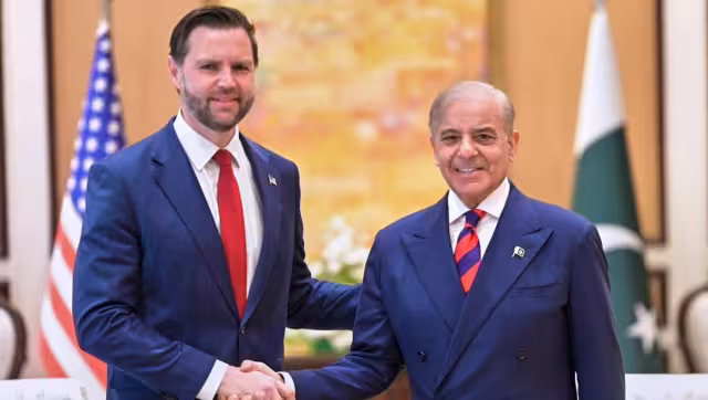 JD Vance, vicepresidente de Estados Unidos y Shehbaz Sharif, primer ministro de Pakistan