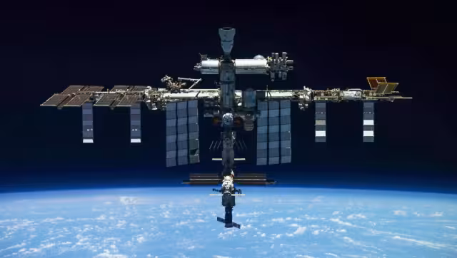 De acuerdo con la portavoz de la NASA, Bethany Stevens, la instrucción fue emitida “por extrema precaución” para proteger a la tripulación