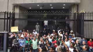 CNTE mantiene plantón en CDMX pese a diálogo con Segob y SEP; exige respuestas concretas