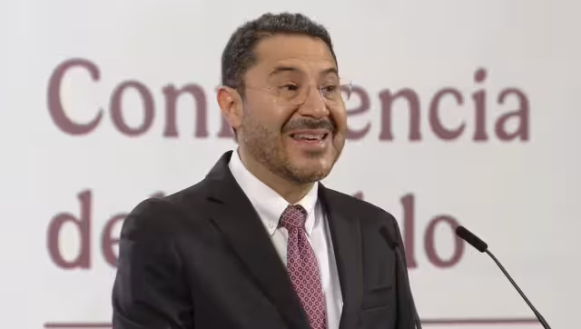 Martí Batres Guadarrama, director del Instituto de Seguridad y Servicios Sociales de los Trabajadores del Estado (ISSSTE)