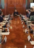Claudia Sheinbaum recibe a empresarios japoneses en el Palacio Nacional.