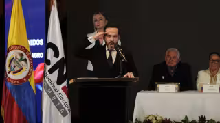 Presidente electo de Colombia suspende transición con Gustavo Petro; acusa intento de desconocer su triunfo