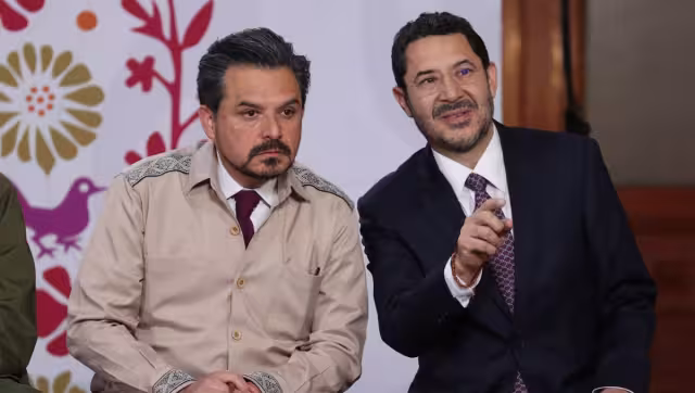 Zoé Robledo, director del IMSS y Martí Batres, director del ISSSTE