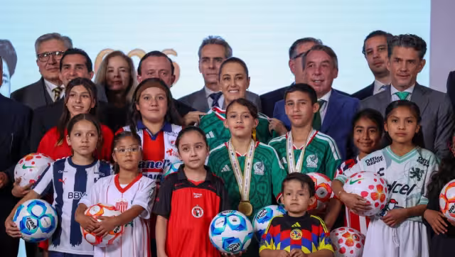 La presidenta Claudia Sheinbaum planteó que los equipos de primera división cuenten con escuelas de futbol para niñas y niños