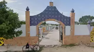 Macabro hallazgo en el cementerio de Tixkokob: Encuentran supuesto ritual con un ave muerta y un muñeco de tela