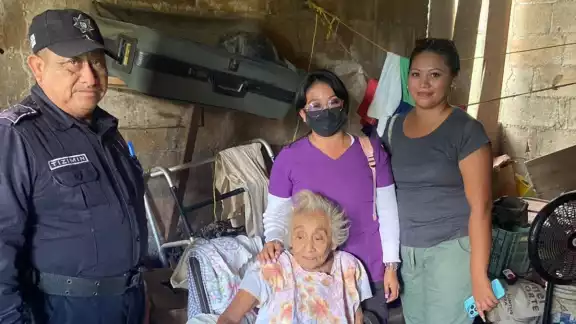 Llegan los primeros apoyos para una mujer de 82 años que vive en condiciones de pobreza extrema Llegan los primeros apoyos para una mujer de 82 años que vive en condiciones de pobreza extrema