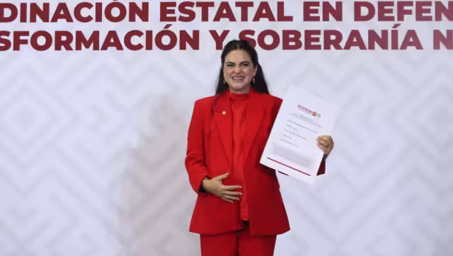 Andrea Chávez, senadora con licencia