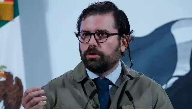 Alejandro Svarch Pérez, titular del IMSS-Bienestar