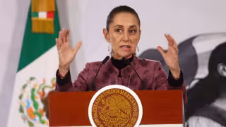 Gobierno federal plantea corresponsabilidad de familias y escuelas ante abuso de celulares y redes sociales en menores