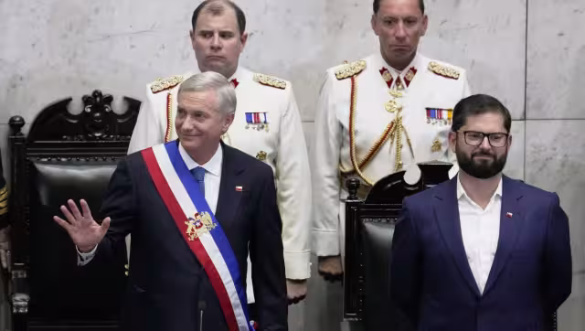 José Antonio Kast asumió oficialmente la presidencia de Chile sucediendo a Gabriel Boric (derecha)