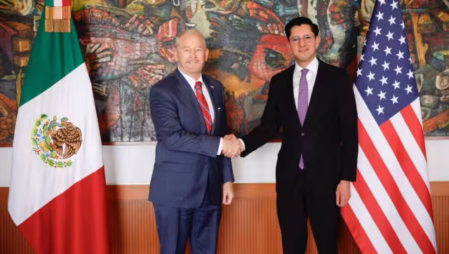 Ronald Johnson, embajador de Estados Unidos en México y Roberto Velasco, secretario de Relaciones Exteriores