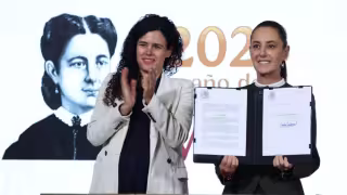 Presidenta Sheinbaum firma decreto contra la violencia digital infantil; plataformas tendrán 30 días para cumplir