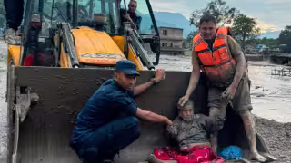 Inundaciones en Nepal y Tíbet ya dejan al menos 98 muertos y cientos de desaparecidos